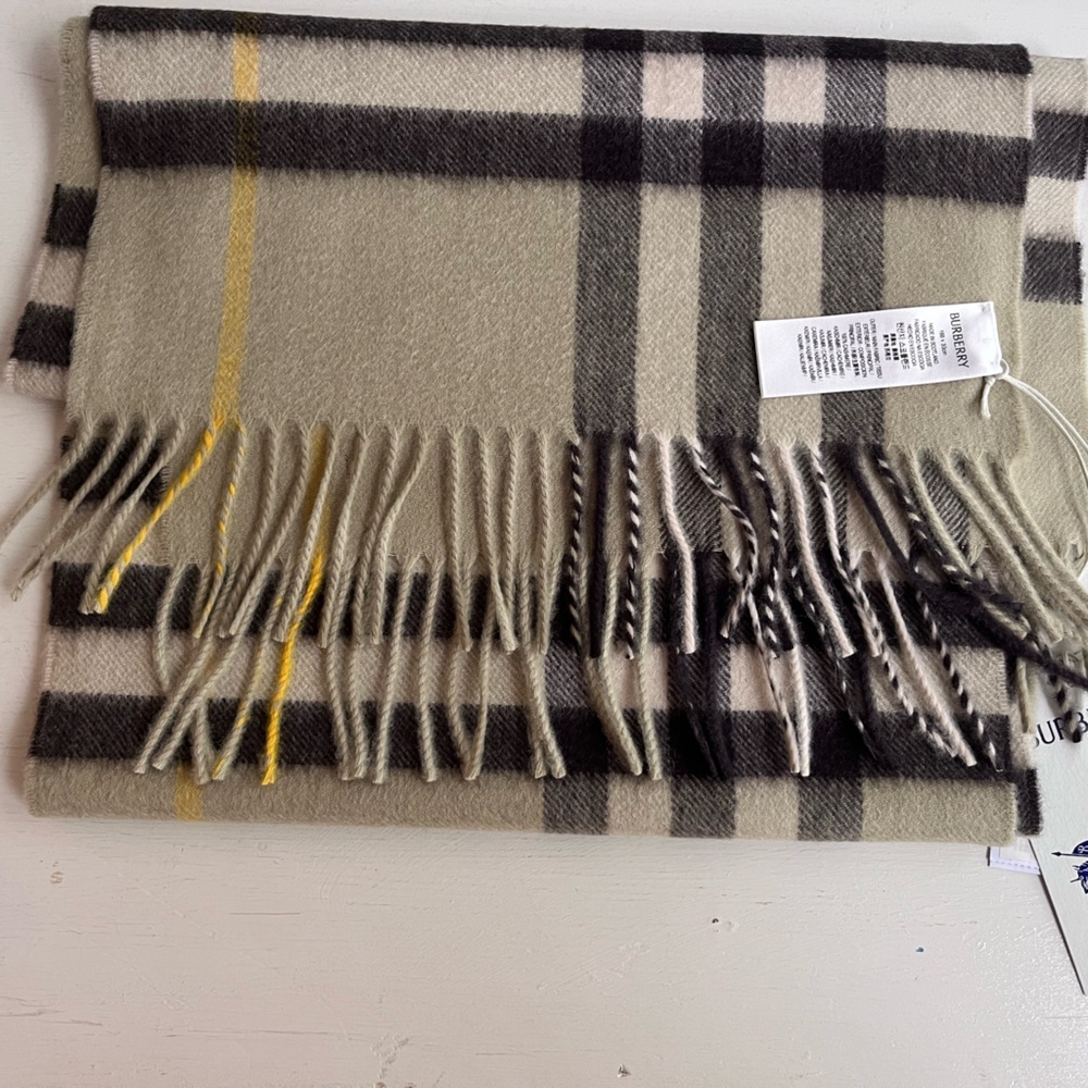 BURBERRY Giant Icon Check Cashmere Scarf- Hunter - Picture 8 of 12